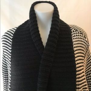 Pure Energy Women’s Plus Sz X Cardigan Sweater B&W